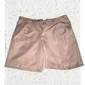 Men's Khaki Pleated Shorts - Classic Casual